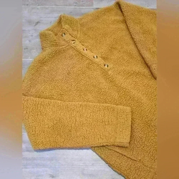 Aerie Sherpa Fleece Teddy 3/4 Button-Up Sweater. - Picture 3 of 11